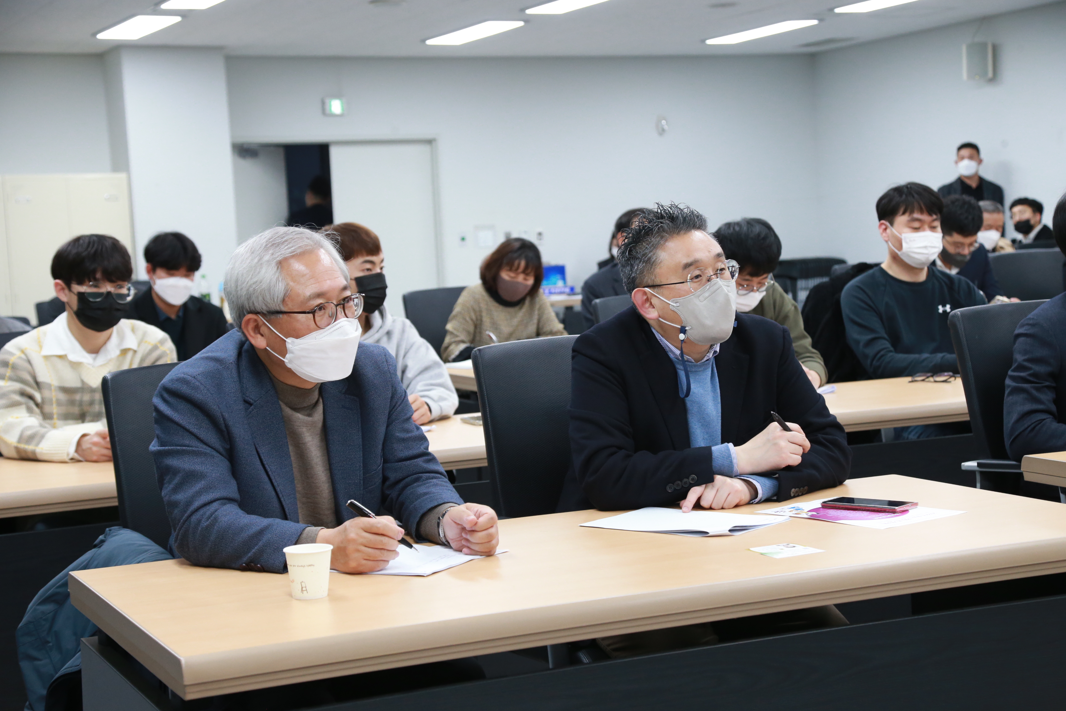 의원연구단체 중간보고회및토론회  - 10