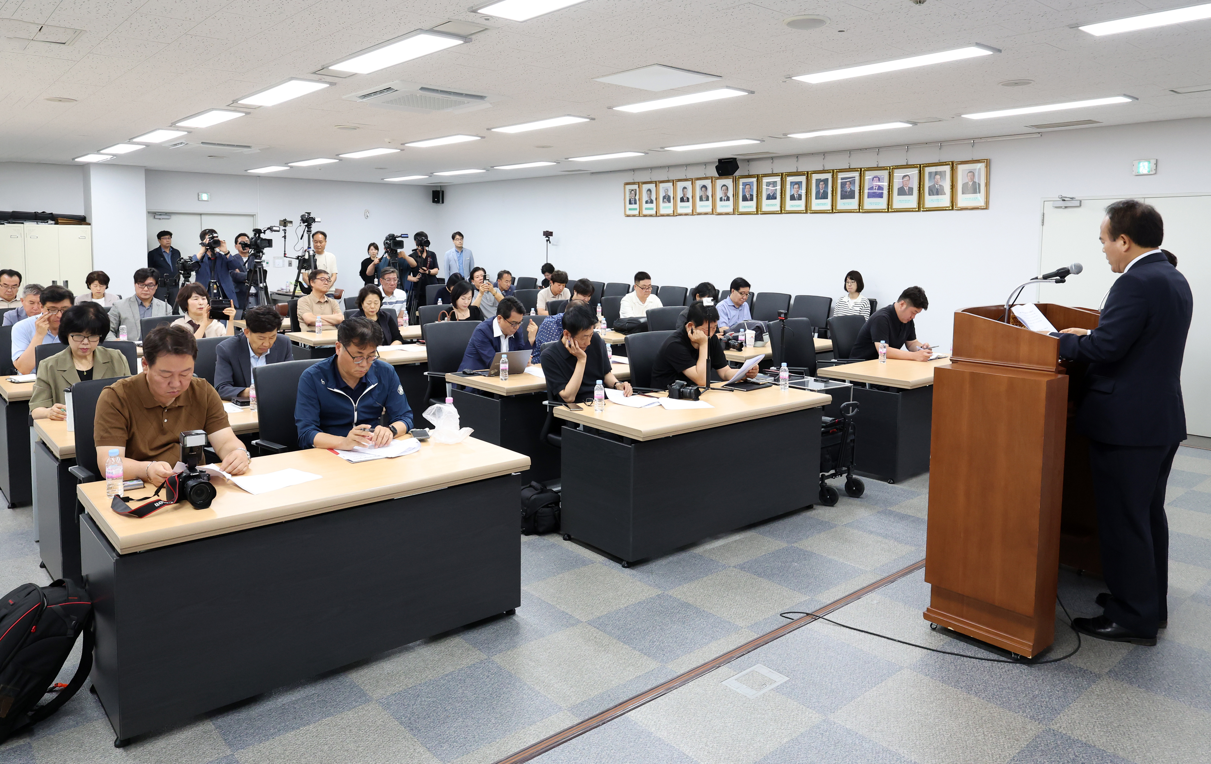 성남시의회 제9대 후반기 이덕수 의장 취임 기자회견 - 3