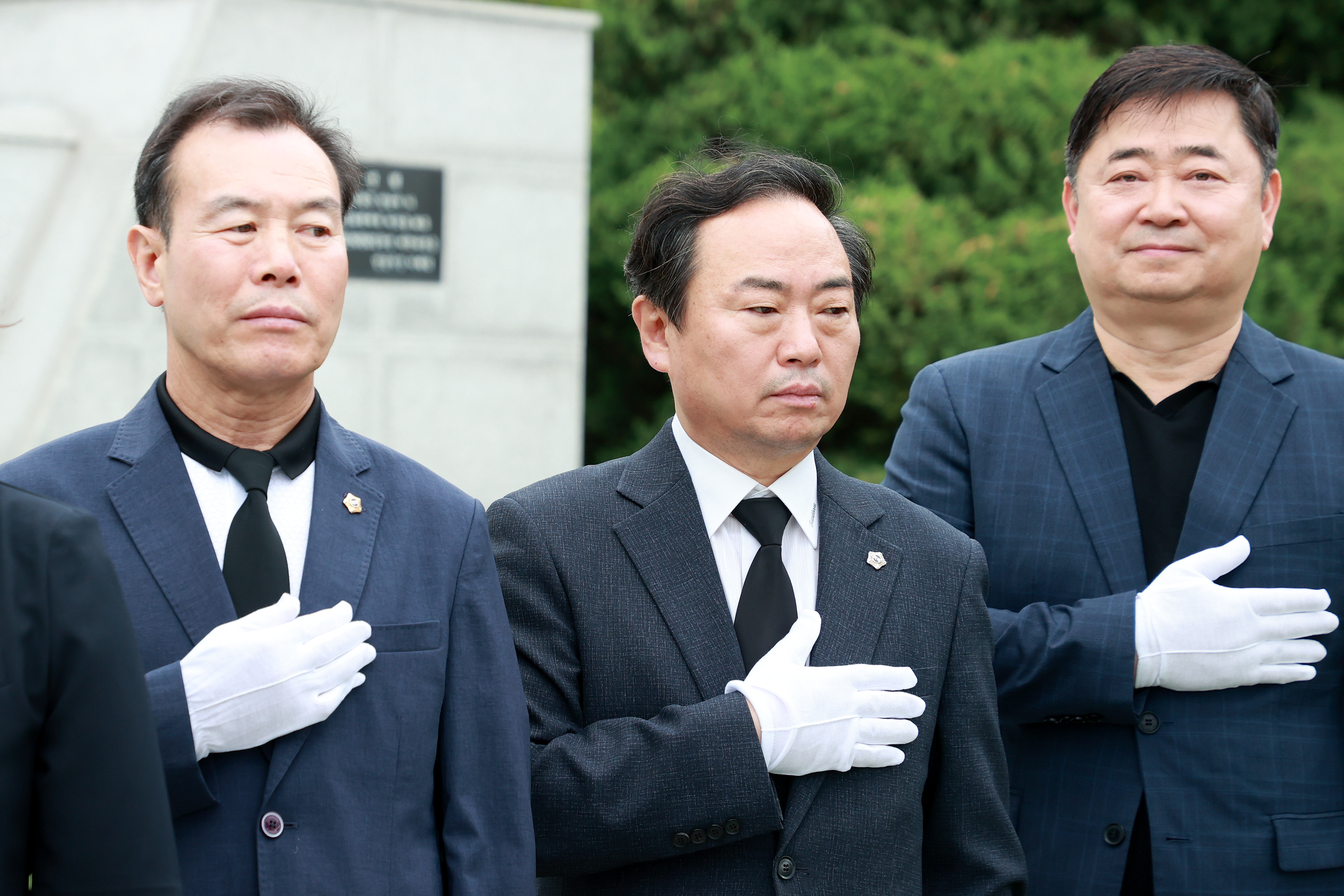 제9대 후반기 성남시의회 의장단 현충탑 참배 - 5