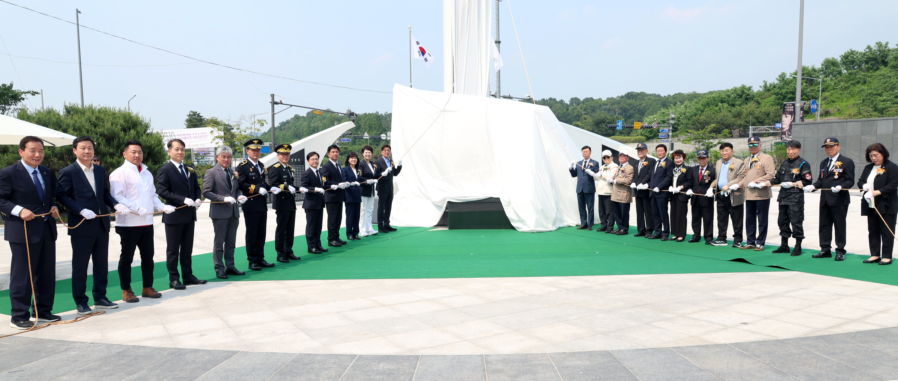 시청 현충탑 제막식 - 2