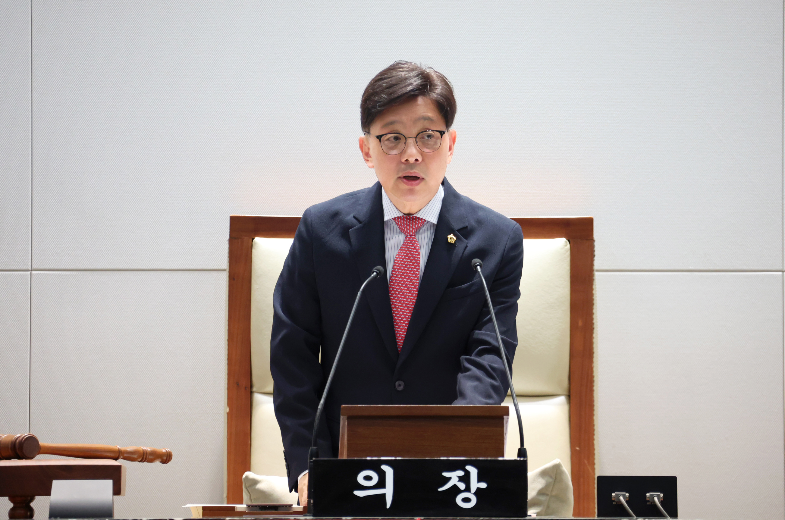 제303회 시의회 제1차 정례회 개회식 및 제1차 본회의 - 5