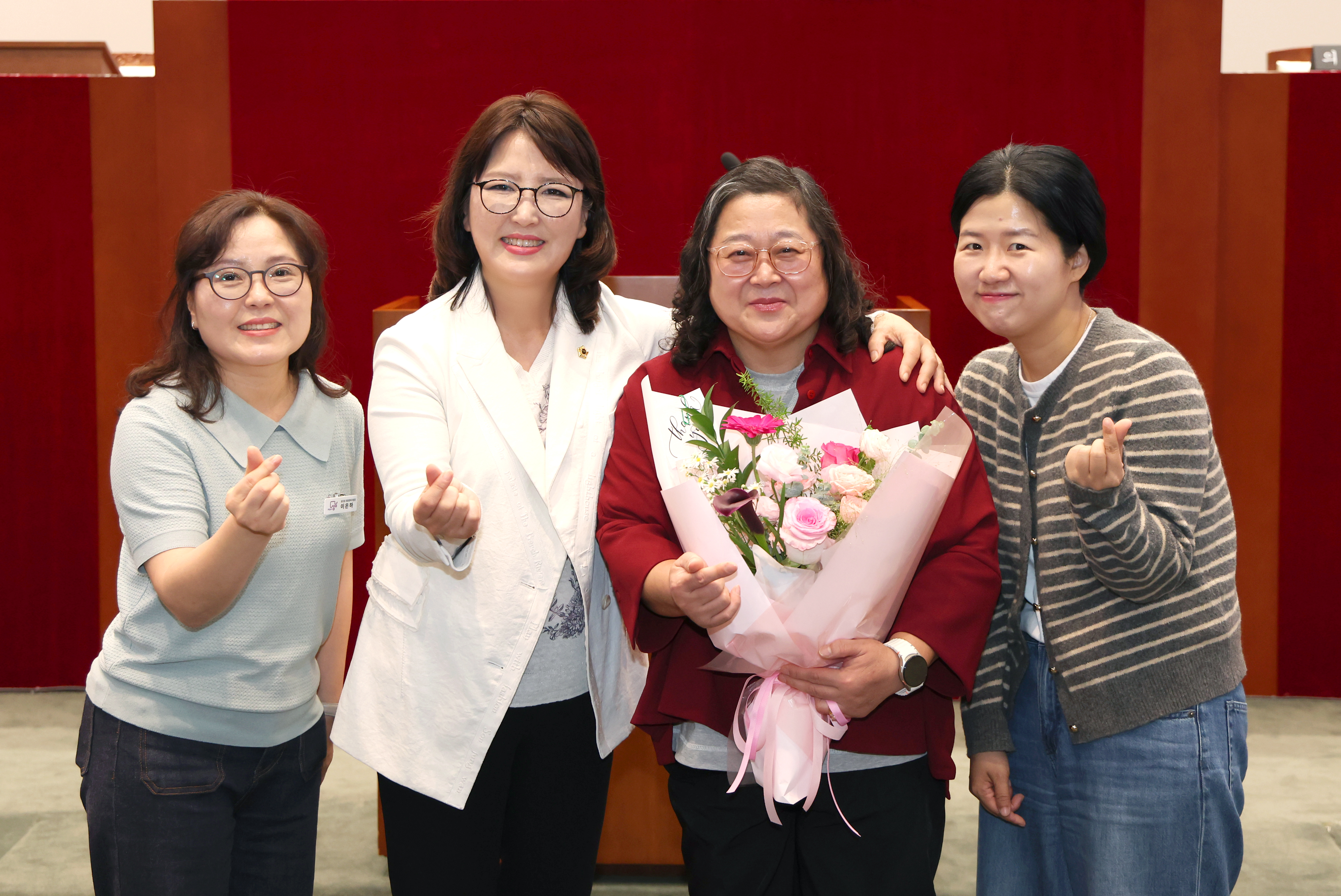 지역사회발전 유공 모범시민 감사패 수여 - 1