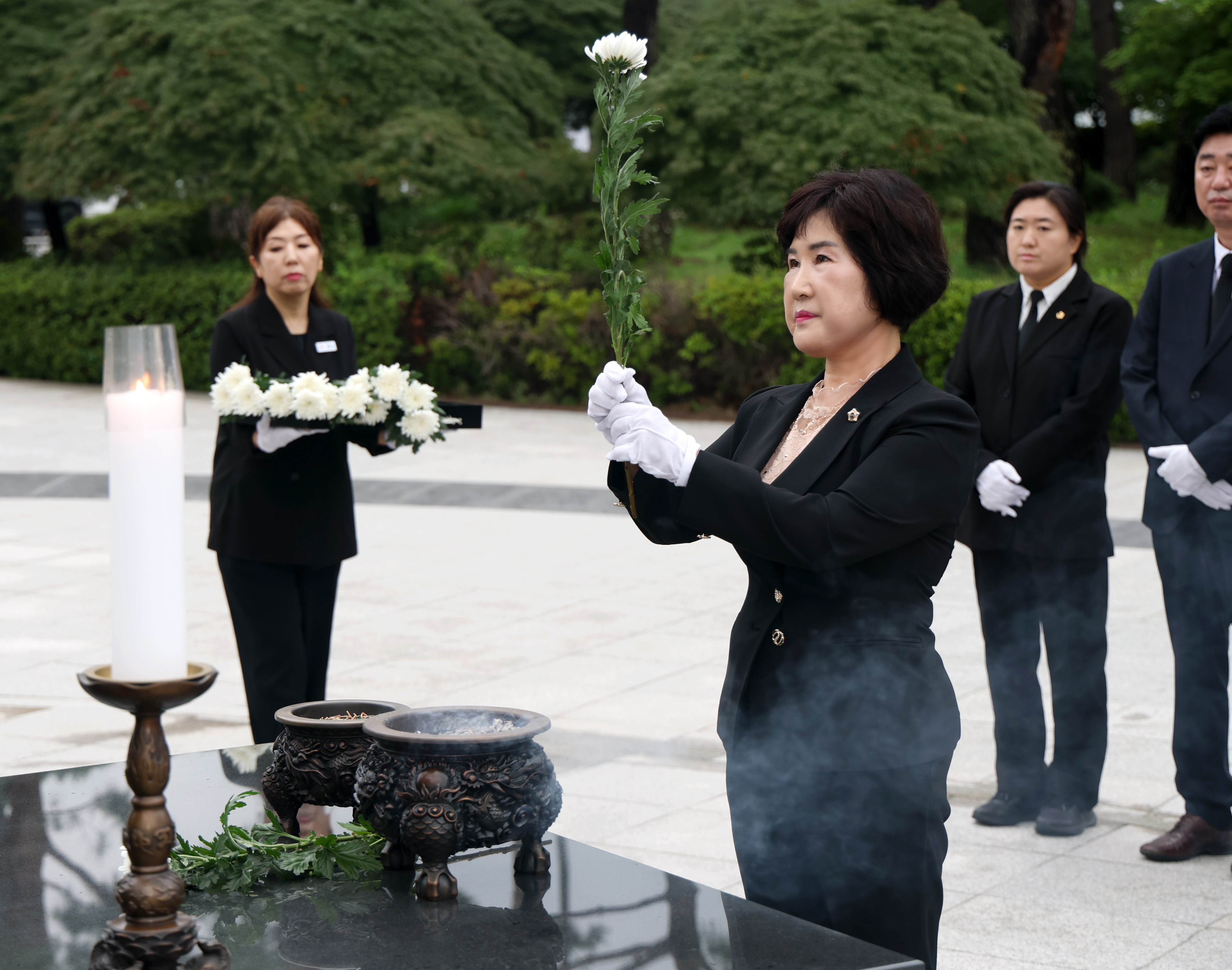 제10대 성남시의회 의장단 현충탑 참배 - 8