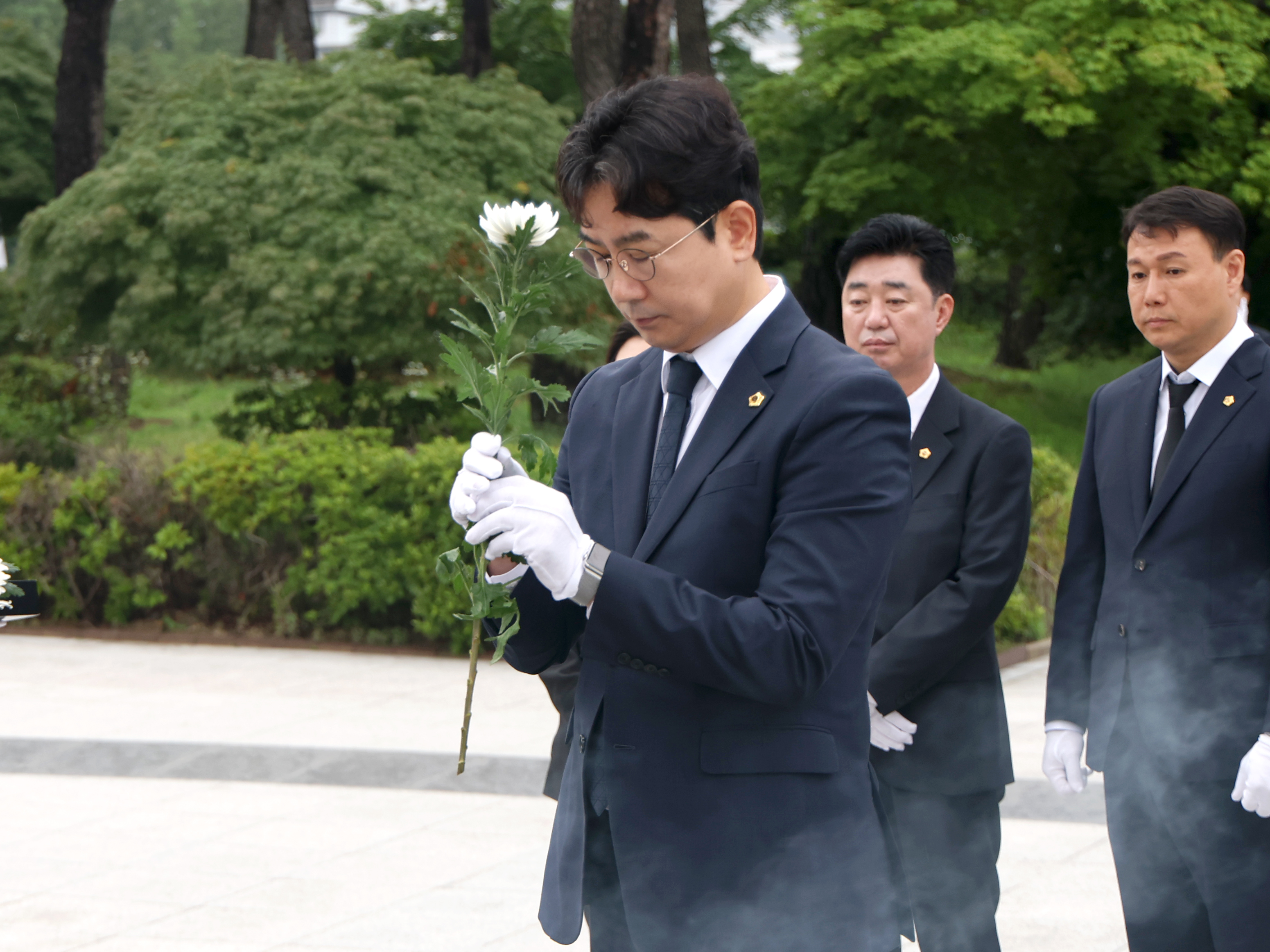 제10대 성남시의회 의장단 현충탑 참배 - 8