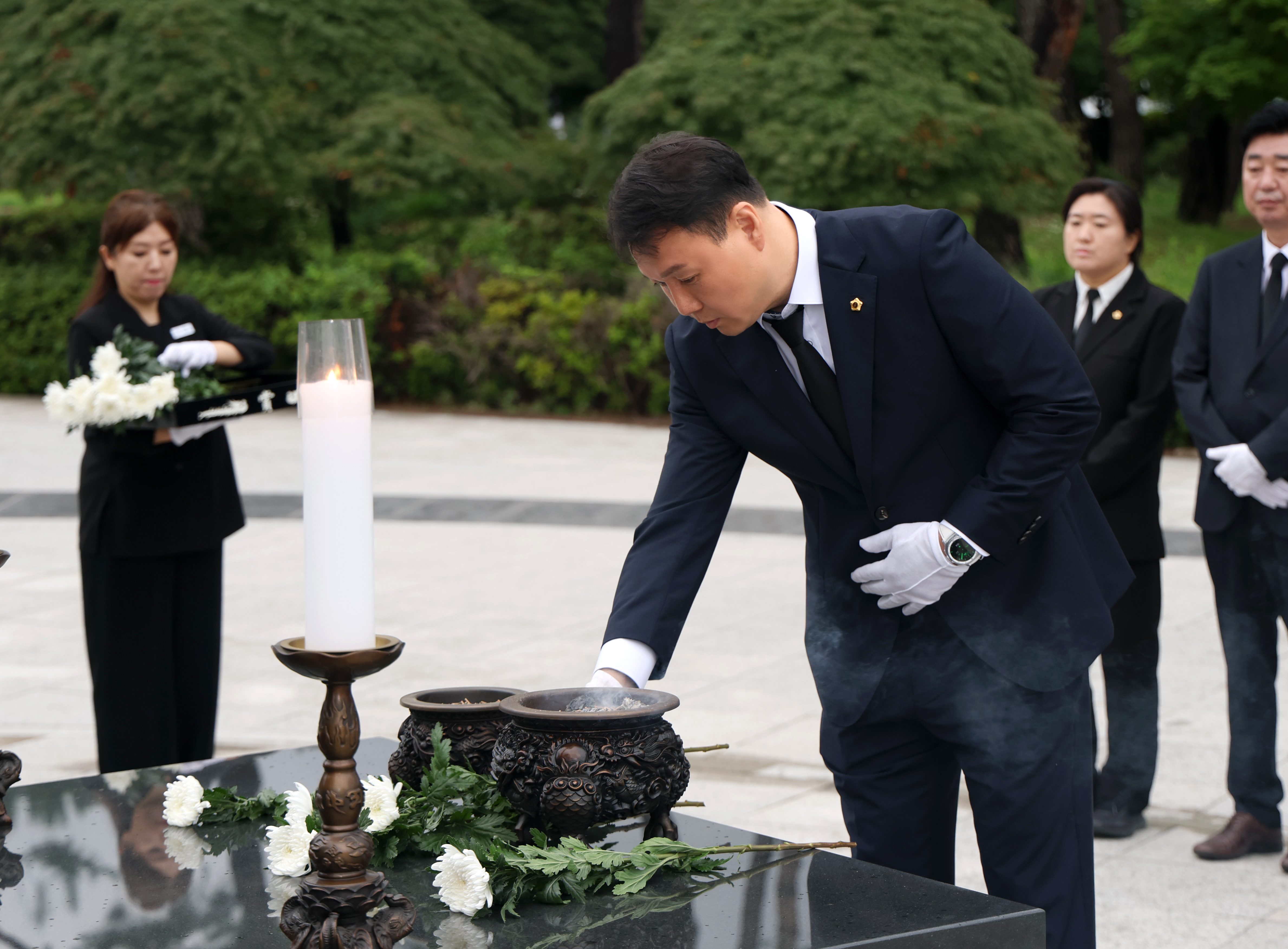 제10대 성남시의회 의장단 현충탑 참배 - 1