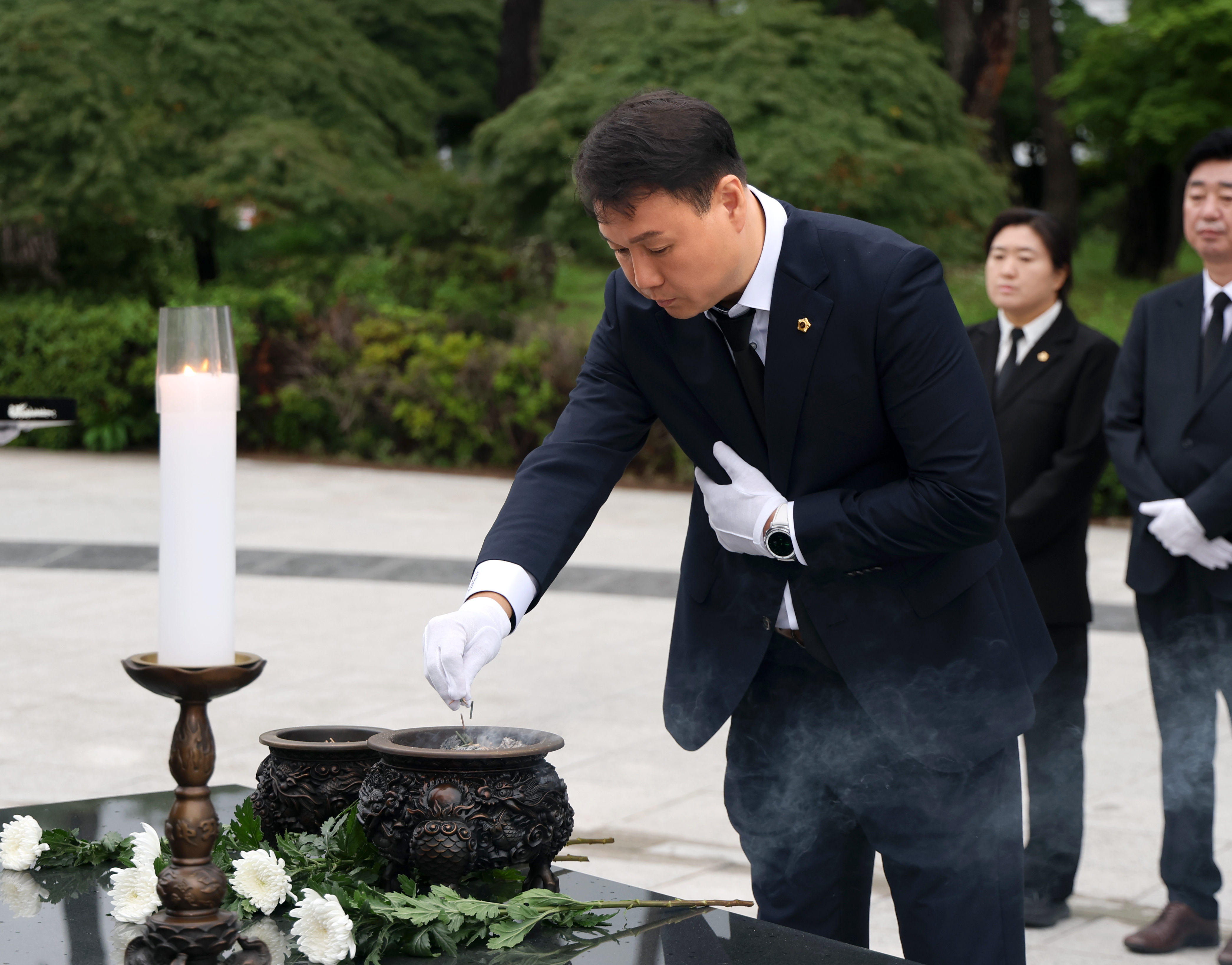 제10대 성남시의회 의장단 현충탑 참배 - 3
