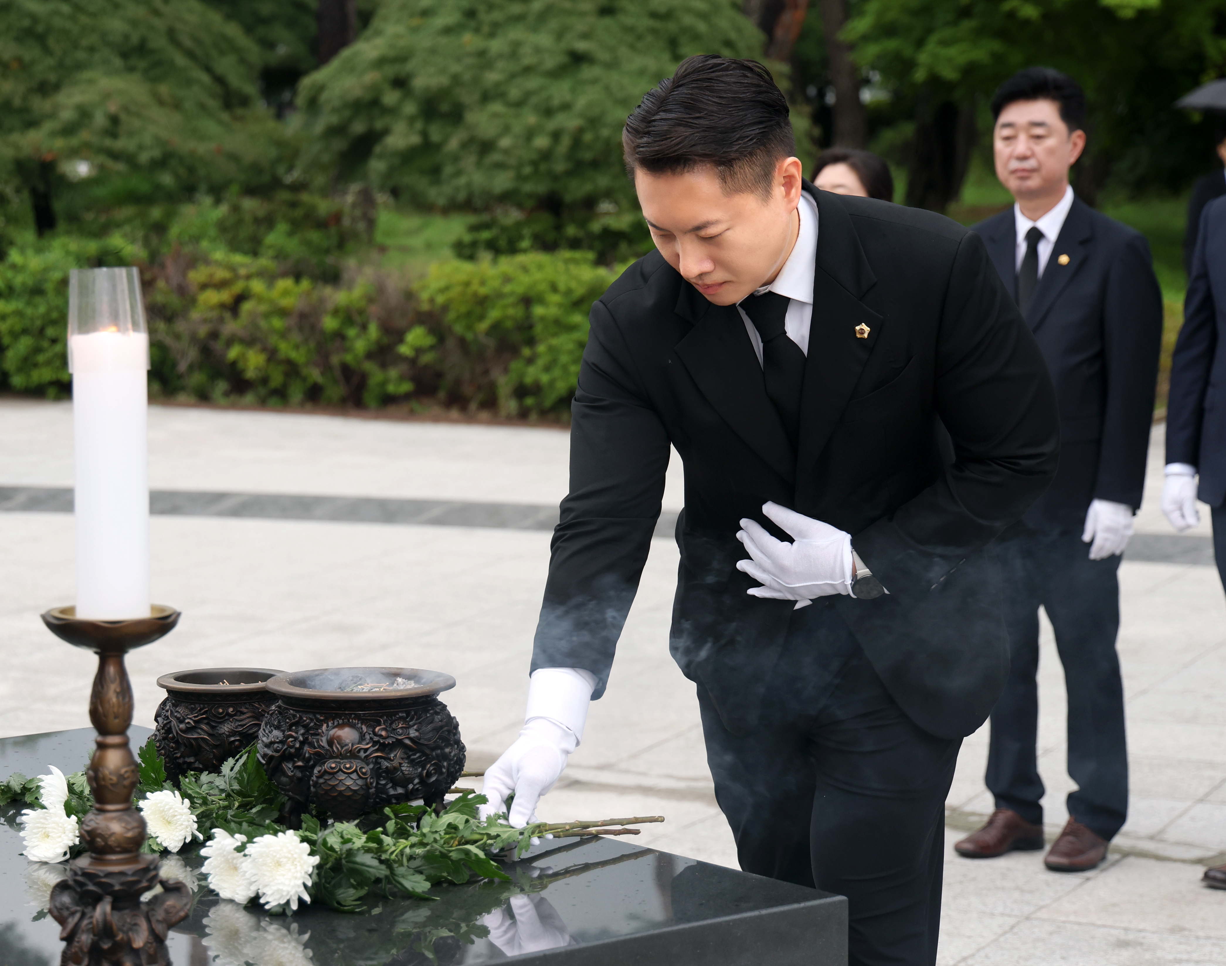제10대 성남시의회 의장단 현충탑 참배 - 9