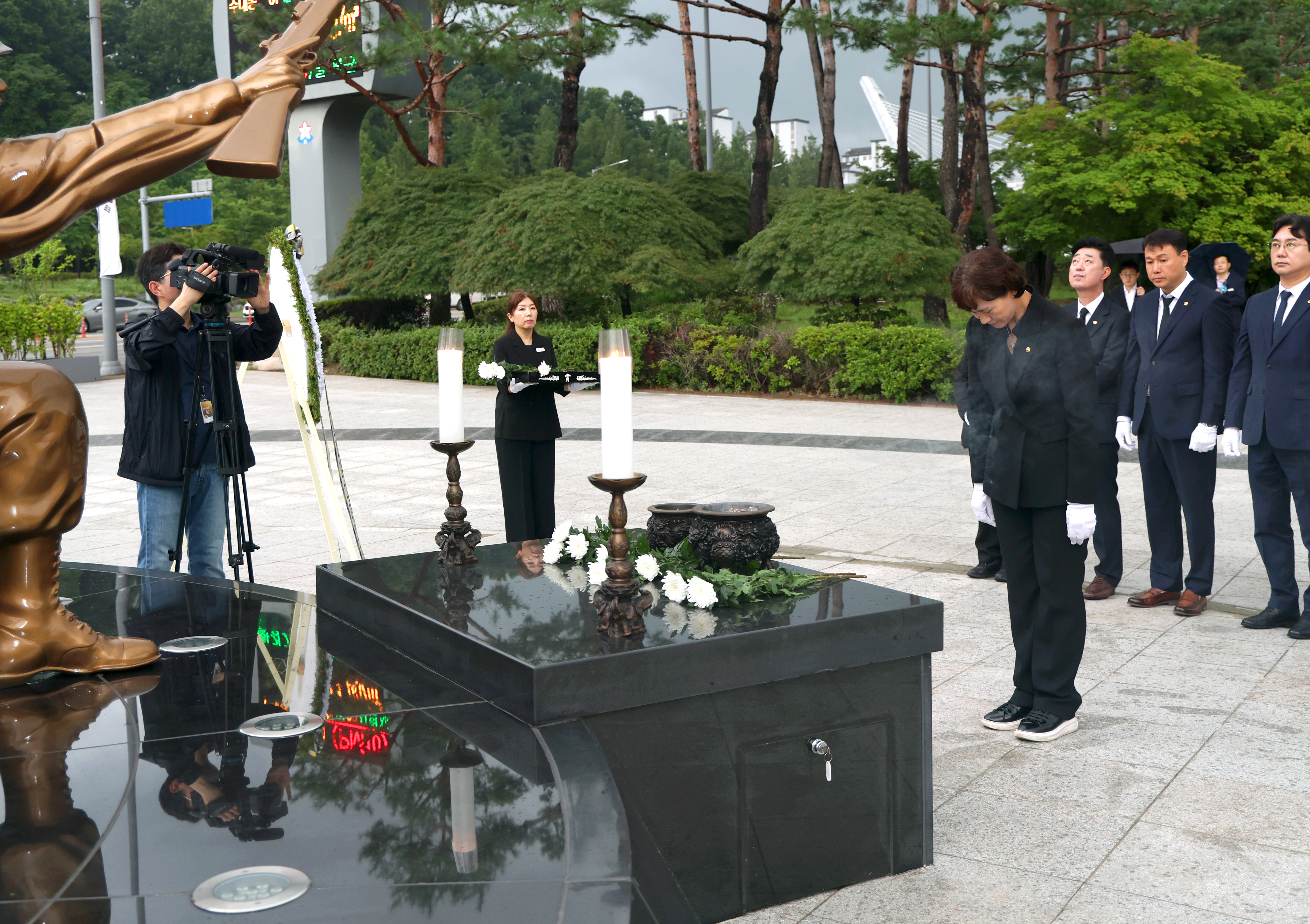 제10대 성남시의회 의장단 현충탑 참배 - 7