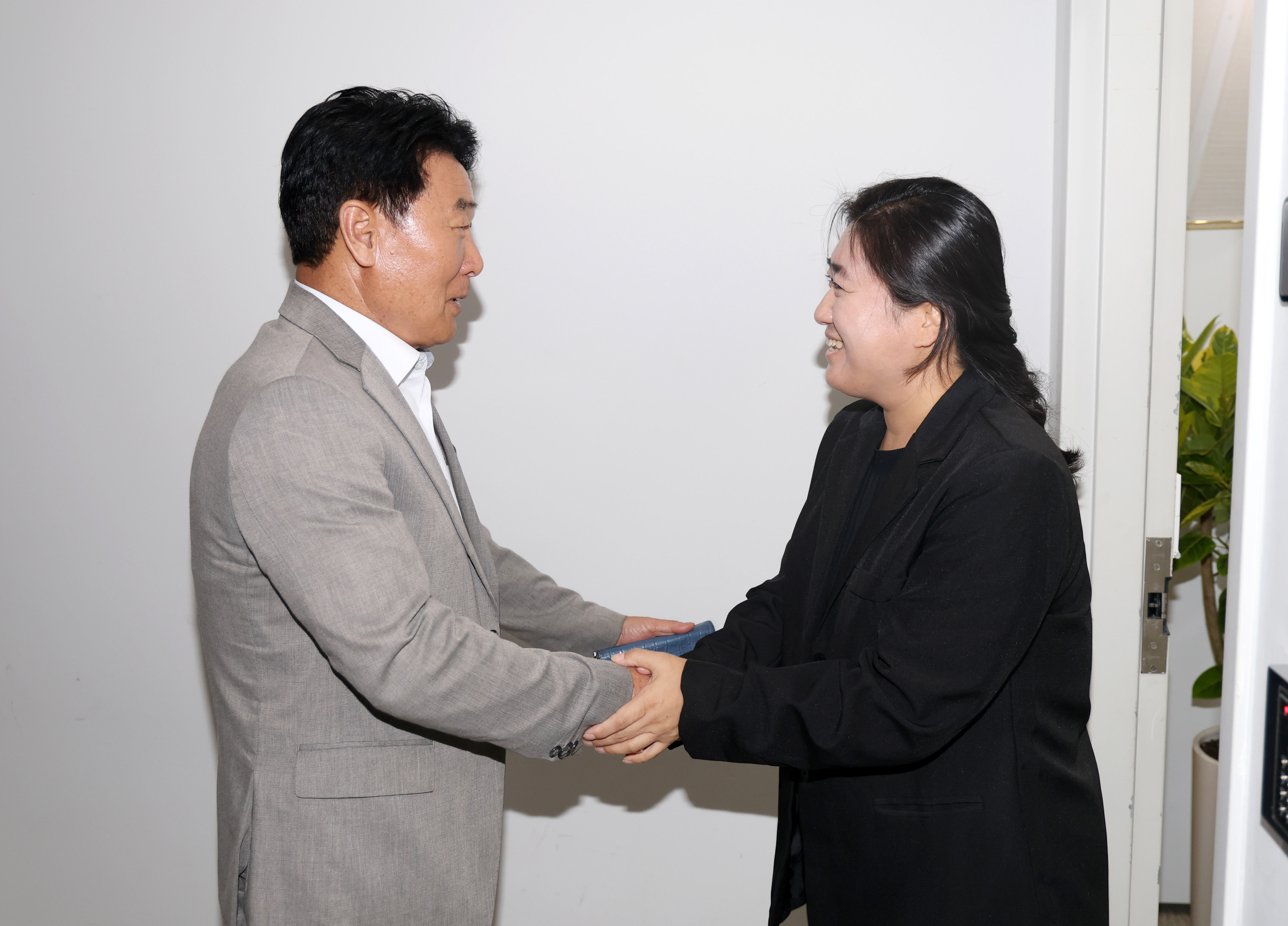 성남시의회 의원실 순회 - 1