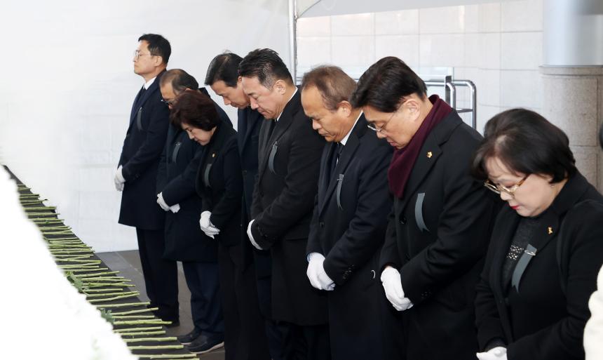제주항공 여객기 사고 희생자 합동분향 - 6