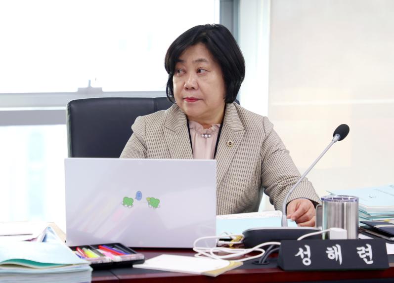 제1회 예산결산특별위원회 - 3