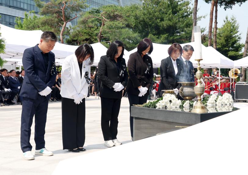 현충일 추념행사 - 4