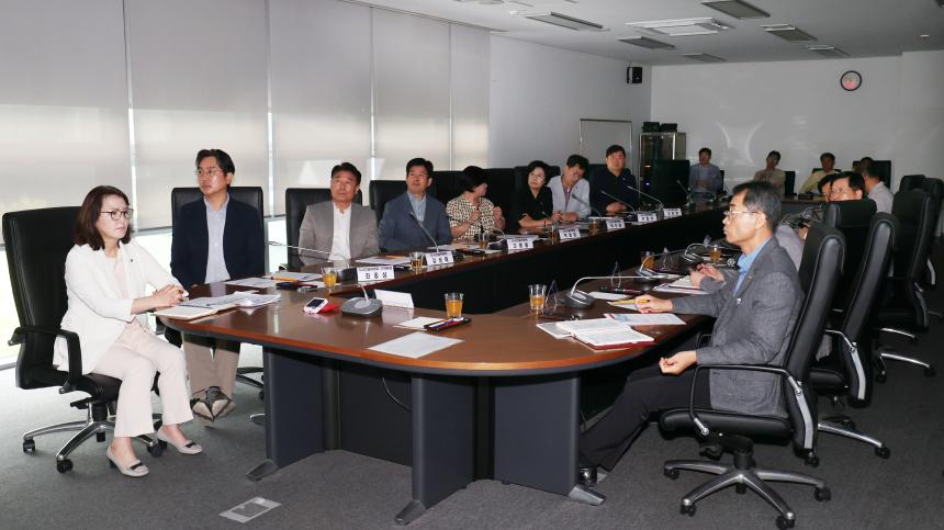 고도제한 완화 간담회 (도시건설위원회) - 10