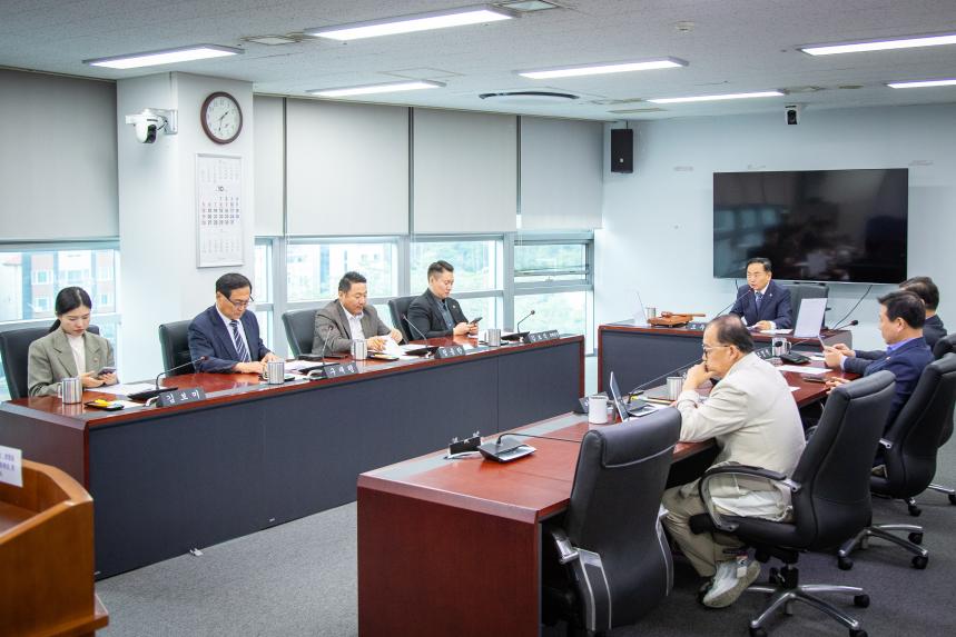 폐회중 경제환경위원회 - 2