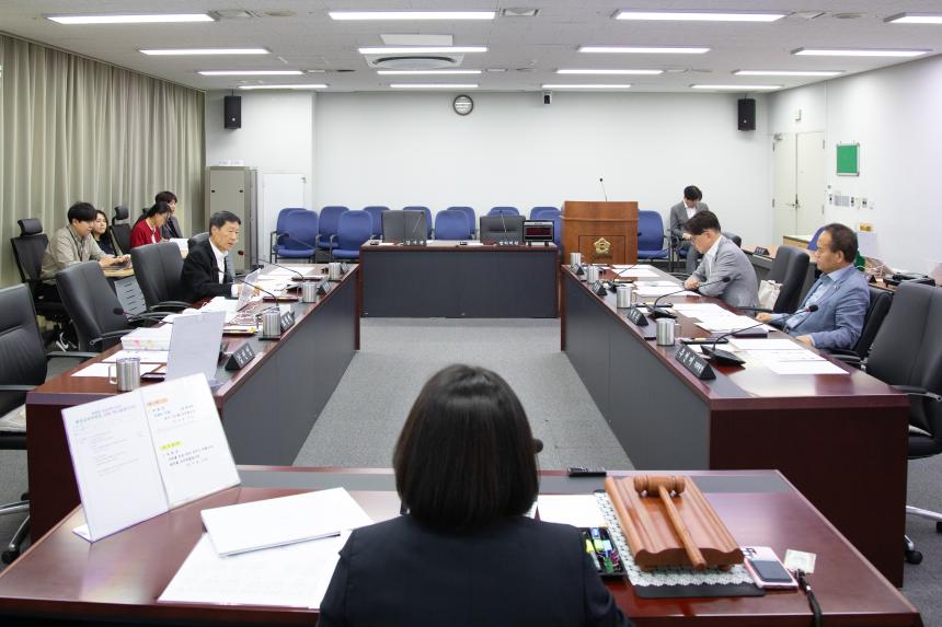 제306회 성남시의회 임시회 제1차 행정교육위원회 - 4