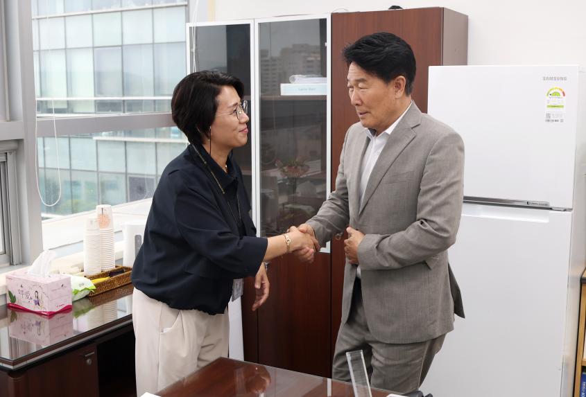 성남시의회 의원실 순회