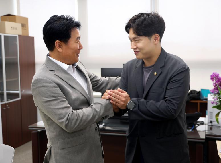 성남시의회 의원실 순회 - 4