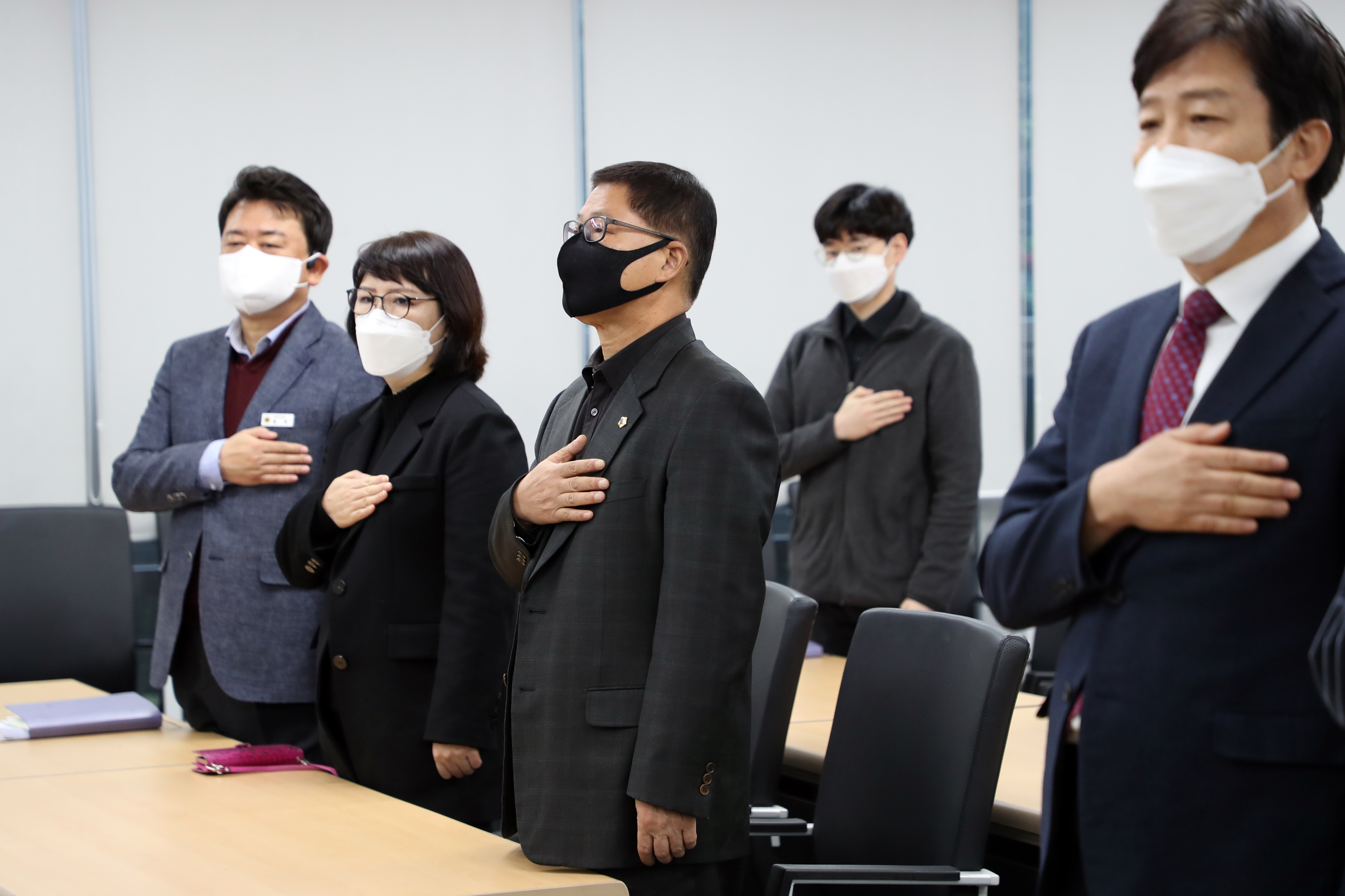 성남시 의회사무국, 공직기강 확립 위한 11월 월례조회 개최 - 2