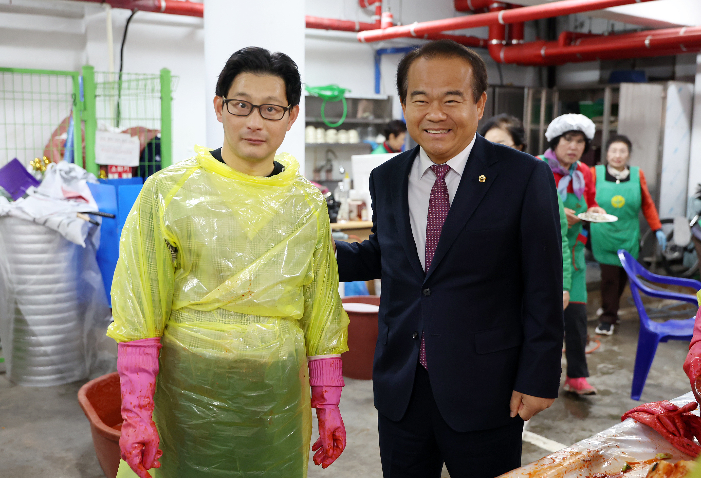 성남시의회, 신흥1동 김장담그기 행사 참석 - 2