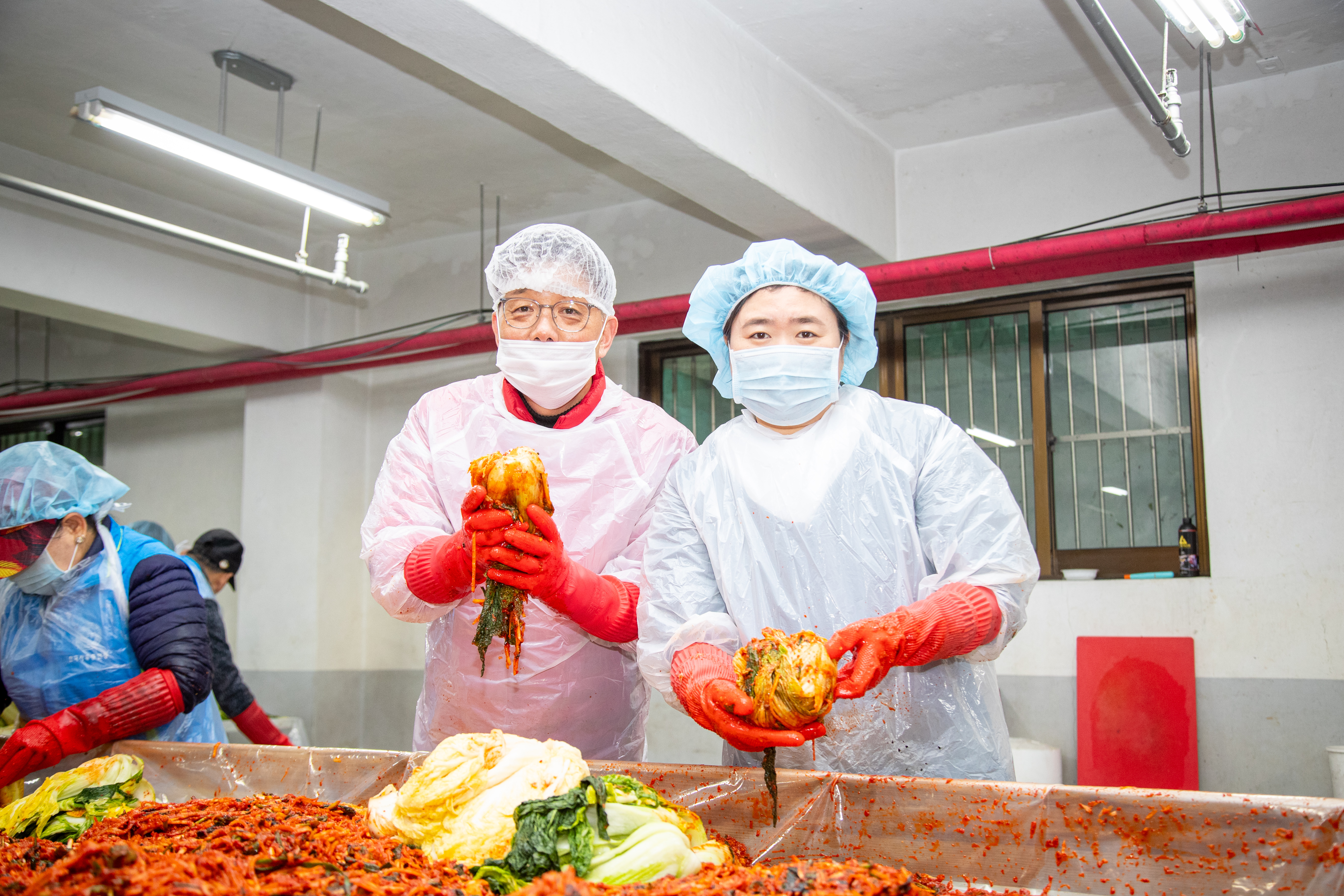 성남시의회, 하대원동 김장 나눔 행사 참석  - 2