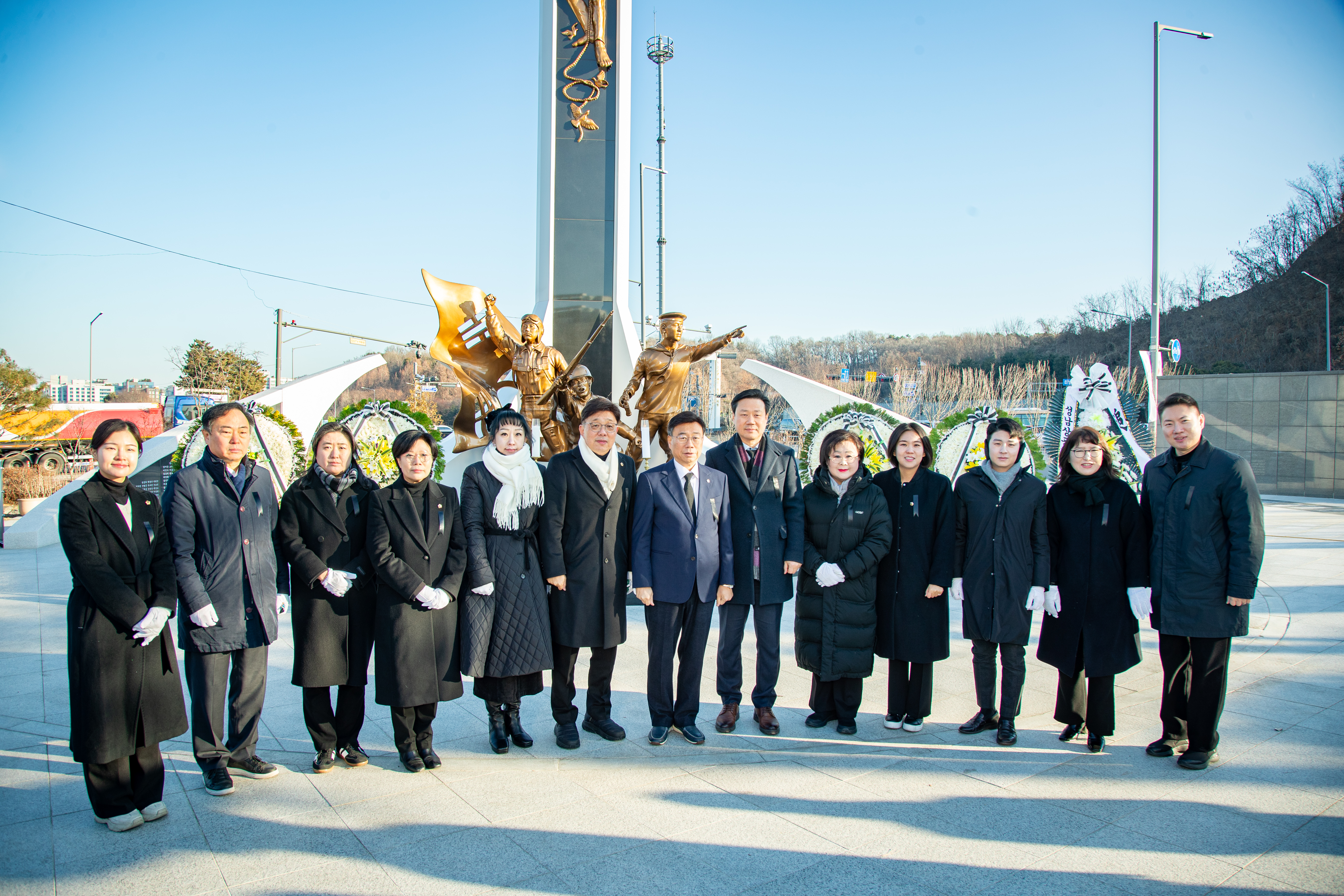 성남시의회, 2026년 신년 현충탑 참배  - 1