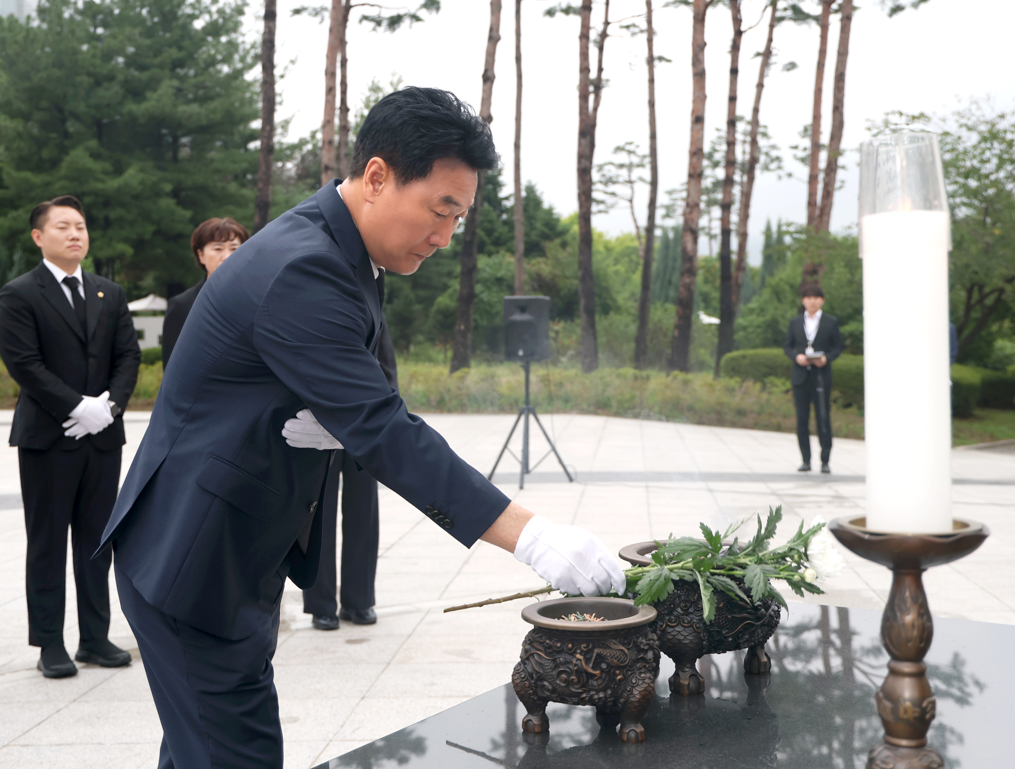 제10대 전반기 성남시의회 의장단 현충탑 참배,  시민을 위한 의정활동 다짐 - 2