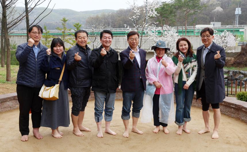 성남시의회, 대장지구 맨발 흙길 개장식 참석