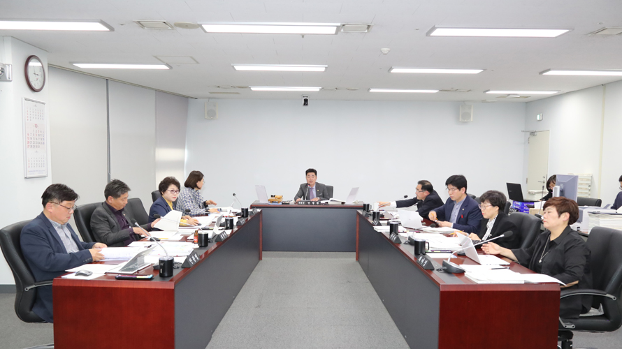 성남시의회 경제환경위원회 위원장 사진